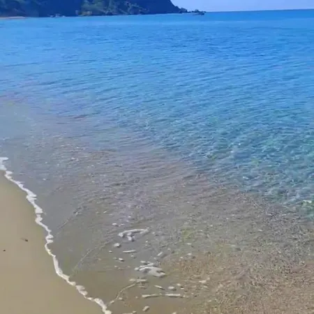 Tetraktys Estate Beachside υδωρ アパート *
