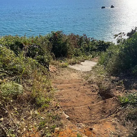 Tetraktys Estate Beachside υδωρ * Ágios Matthaíos